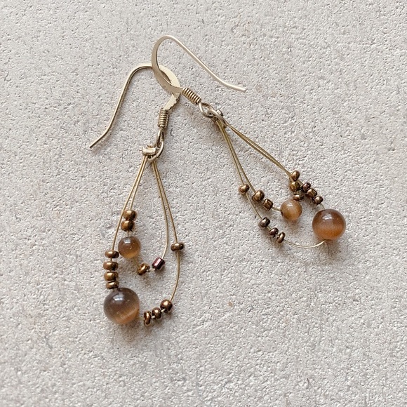 Set. White-crackle stone necklace with earrings. - Picture 10 of 13